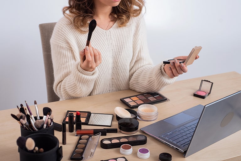 オンライン接客が化粧品・コスメ販売に最適な3つの理由