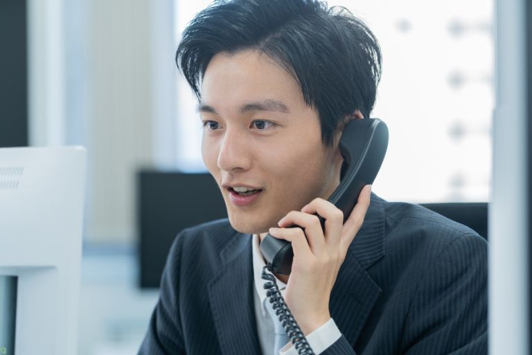 【ビジネスフォン】話し中の場合も別の電話回線で着信可能