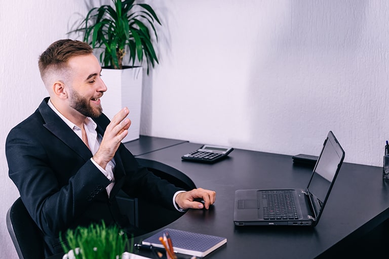 投票機能はZoom ウェビナーや授業、大人数でのミーティングに役立つ