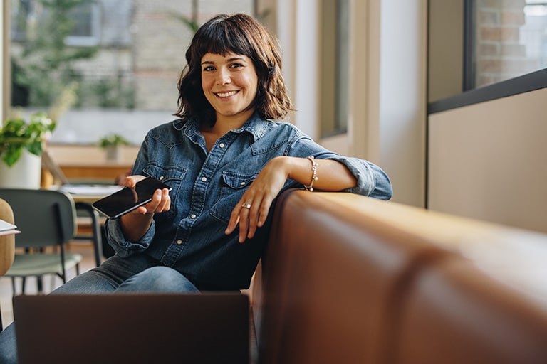 在宅勤務・テレワークに携帯内線化がおすすめ!便利な電話転送サービス紹介