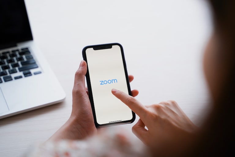 Web会議ツールとは?Zoomの特徴
