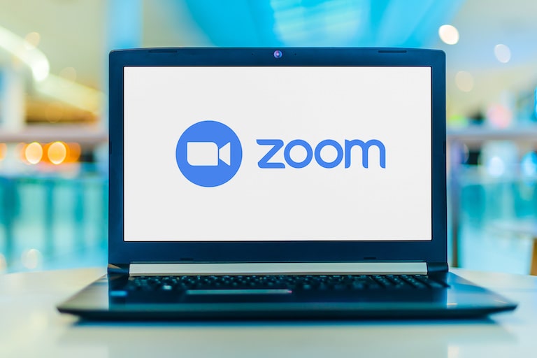 Zoomの全画面表示を解除する方法。フルスクリーンで画面共有する方法とは