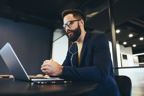 無料参加できるウェビナーが少ないのはなぜ?料金の設定方法やツールを紹介