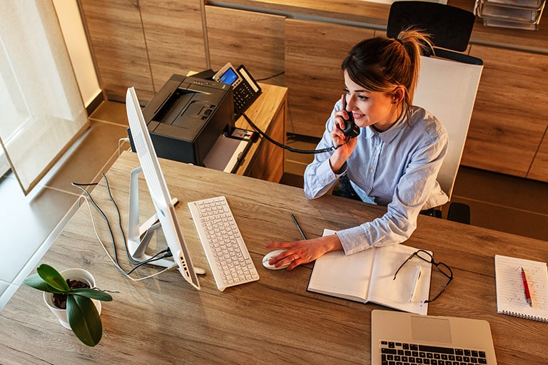 固定電話への着信をスマホやiPhoneなど携帯へ転送する方法を紹介